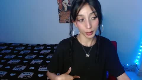 Snapshot of lil_lisaa chatting on 02/01/25, 02:58 Lisaa online show from 02/01/25, 02:58