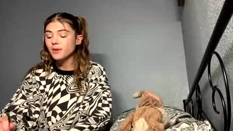 Snapshot of lil_luca chatting on 10/20/25, 02:12 lil_luca online show from 10/20/25, 02:12