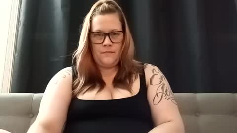 lil_nelli8 online show from 10/04/25, 06:44