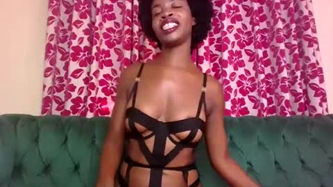 Snapshot of lil_paula chatting on 01/22/25, 07:25 serenity online show from 01/22/25, 07:25