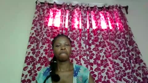Snapshot of lil_paula chatting on 02/13/25, 01:26 serenity online show from 02/13/25, 01:26