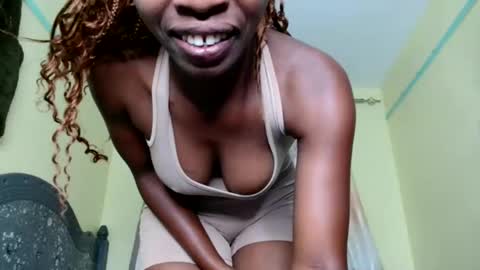 Snapshot of lil_paula chatting on 10/13/25, 06:46 serenity online show from 10/13/25, 06:46