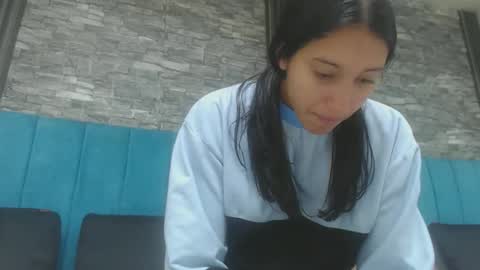 lil_rose2006 online show from 10/04/25, 12:14
