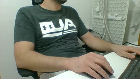 Snapshot of lil_sso chatting on 11/30/25, 11:14 lil_sso online show from 11/30/25, 11:14