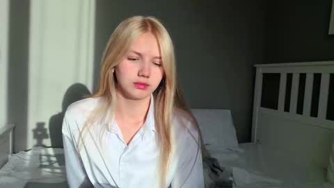 Emma online show from 10/01/25, 10:32