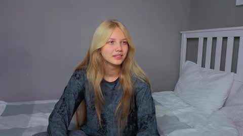 Emma online show from 10/13/25, 09:42