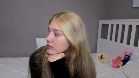 Emma online show from 11/13/25, 10:03