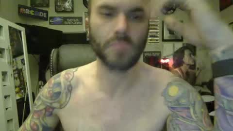 Snapshot of lil_tea_break_6996 chatting on 02/14/25, 11:10 t online show from 02/14/25, 11:10