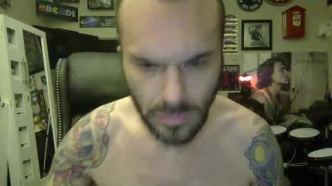 Snapshot of lil_tea_break_6996 chatting on 02/15/25, 05:30 t online show from 02/15/25, 05:30