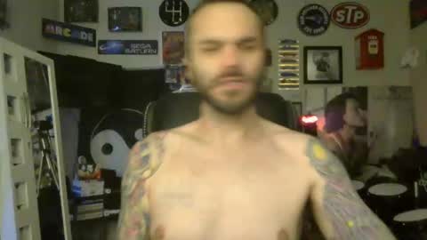 Snapshot of lil_tea_break_6996 chatting on 02/18/25, 11:55 t online show from 02/18/25, 11:55