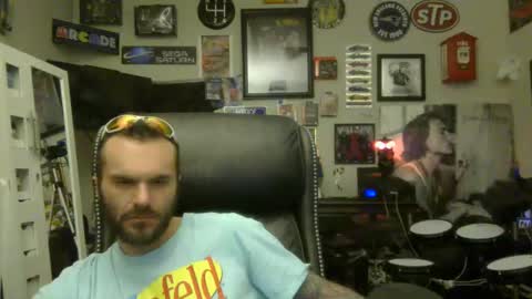 Snapshot of lil_tea_break_6996 chatting on 02/25/25, 07:20 t online show from 02/25/25, 07:20