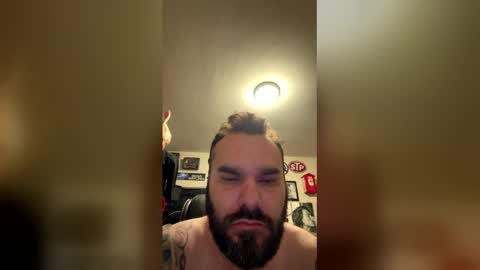 Snapshot of lil_tea_break_6996 chatting on 03/21/26, 03:22 t online show from 03/21/26, 03:22