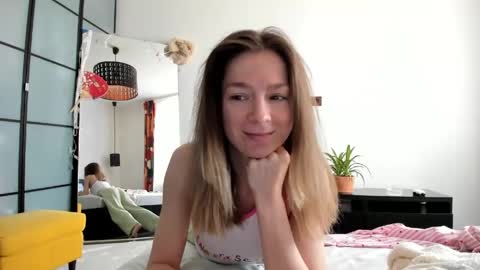 Snapshot of lil_uff chatting on 05/05/26, 01:08 aka princessmaya online show from 05/05/26, 01:08