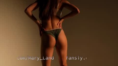 Snapshot of lil_uff chatting on 07/12/26, 04:31 aka princessmaya online show from 07/12/26, 04:31