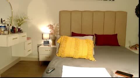 Snapshot of lil_vivien chatting on 03/18/26, 06:16 missy online show from 03/18/26, 06:16