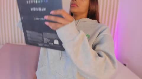 L I L A   online show from 02/09/25, 08:56