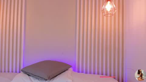 L I L A   online show from 11/28/25, 03:31