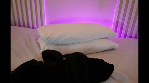 L I L A   online show from 04/06/26, 01:03