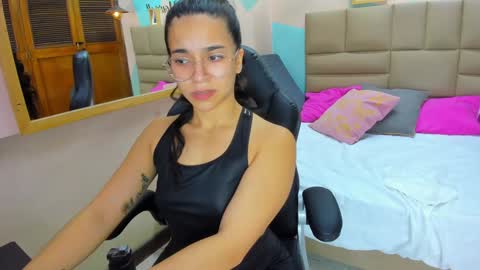 Snapshot of lila_foox chatting on 01/04/25, 07:23 LILA online show from 01/04/25, 07:23
