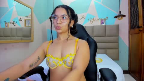 Snapshot of lila_foox chatting on 01/11/25, 01:06 LILA online show from 01/11/25, 01:06