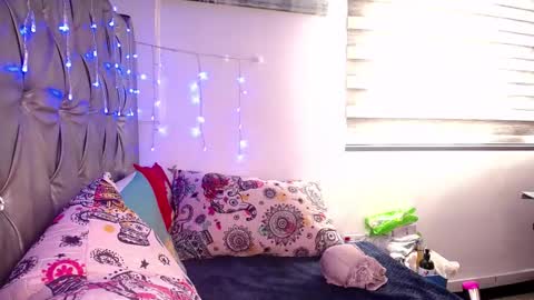   online show from 03/07/25, 02:34