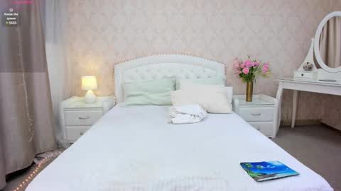 Snapshot of lila_lavian chatting on 01/26/25, 10:24 Lila My schedule this week ThursdaySaturdaySunday online show from 01/26/25, 10:24