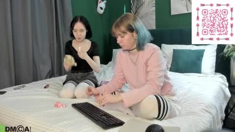 Snapshot of lilac_muse chatting on 05/21/26, 03:24 Lili online show from 05/21/26, 03:24
