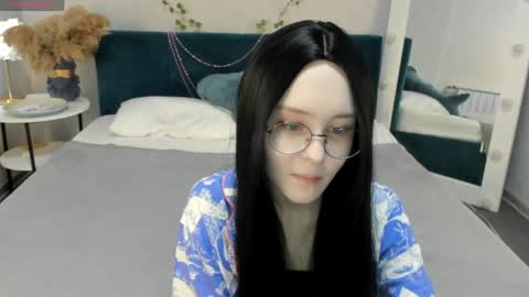Snapshot of lilac_muse chatting on 06/03/26, 03:09 Lili online show from 06/03/26, 03:09