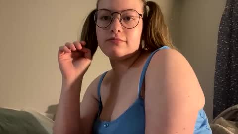 Snapshot of lilaccandy chatting on 11/14/25, 02:32 lilaccandy online show from 11/14/25, 02:32