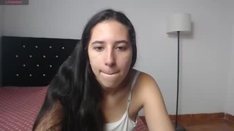 Snapshot of lilacream chatting on 10/17/25, 02:52 Lila Cream online show from 10/17/25, 02:52