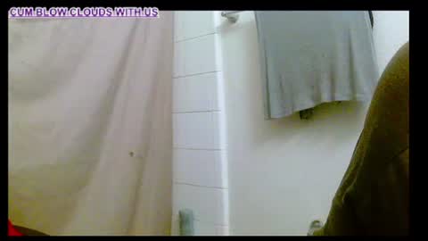 Snapshot of lilbratty_clouds_ogpuffdragon chatting on 01/15/26, 10:09 lilbratty_clouds_ogpuffdragon online show from 01/15/26, 10:09