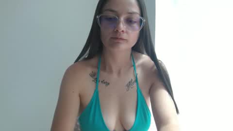 Snapshot of lilcoralinne_0 chatting on 05/09/26, 04:45 Valeri Villalobos IG villa lobosvaleri online show from 05/09/26, 04:45