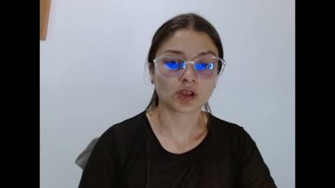 Snapshot of lilcoralinne_0 chatting on 05/27/26, 01:57 Valeri Villalobos IG villa lobosvaleri online show from 05/27/26, 01:57