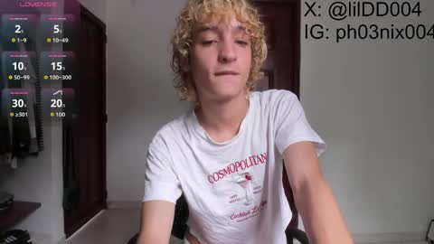 Snapshot of lildan18 chatting on 04/11/26, 04:22 Daniel online show from 04/11/26, 04:22