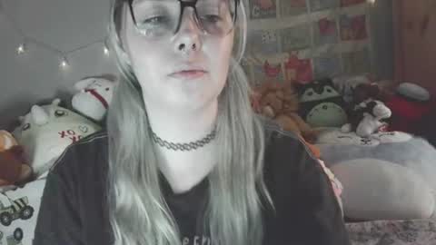 Snapshot of lilemmy1999 chatting on 07/23/26, 01:58 emily ryanson online show from 07/23/26, 01:58