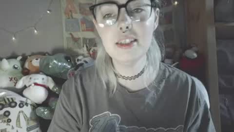 Snapshot of lilemmy1999 chatting on 07/31/26, 12:32 emily ryanson online show from 07/31/26, 12:32