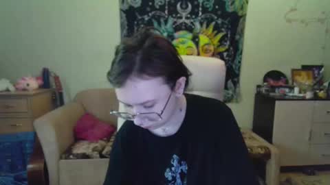 Snapshot of lileyfoxxx chatting on 12/19/24, 10:02 Lil online show from 12/19/24, 10:02