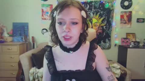 Snapshot of lileyfoxxx chatting on 01/16/25, 04:28 Lil online show from 01/16/25, 04:28