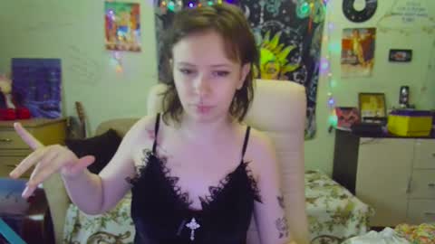 Snapshot of lileyfoxxx chatting on 02/27/25, 07:04 Lil online show from 02/27/25, 07:04
