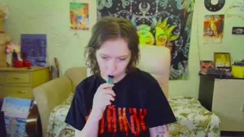 Snapshot of lileyfoxxx chatting on 02/28/25, 02:42 Lil online show from 02/28/25, 02:42