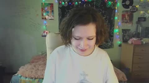 Snapshot of lileyfoxxx chatting on 10/15/25, 12:38 Lil online show from 10/15/25, 12:38