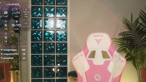 Lili online show from 12/12/24, 12:01