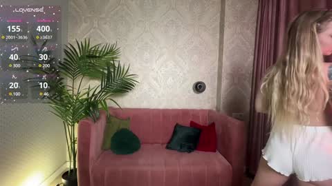 Lili online show from 12/26/24, 08:39