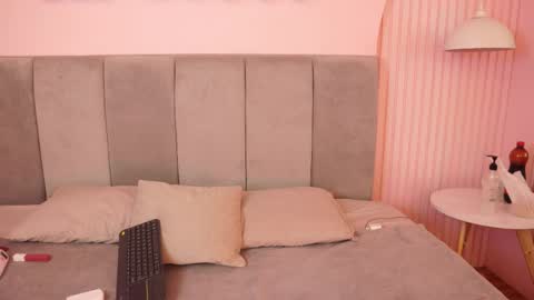 Snapshot of lili_cox chatting on 05/14/26, 01:51 Lili online show from 05/14/26, 01:51