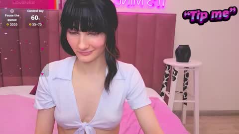 Lilli  follow me kiss online show from 11/13/25, 03:11