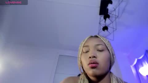 Snapshot of lili_harvey chatting on 10/10/25, 01:15 Lili online show from 10/10/25, 01:15