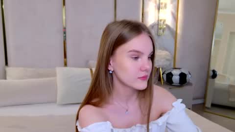 Snapshot of lili_lohan chatting on 07/13/26, 05:10 lili_lohan online show from 07/13/26, 05:10