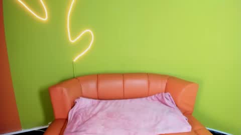 Lili  online show from 04/07/26, 07:25