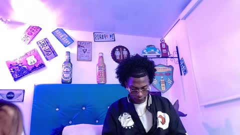 lili_roussi online show from 10/15/25, 12:33