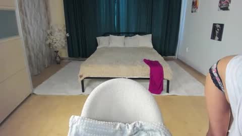 Lilia online show from 02/09/26, 09:24